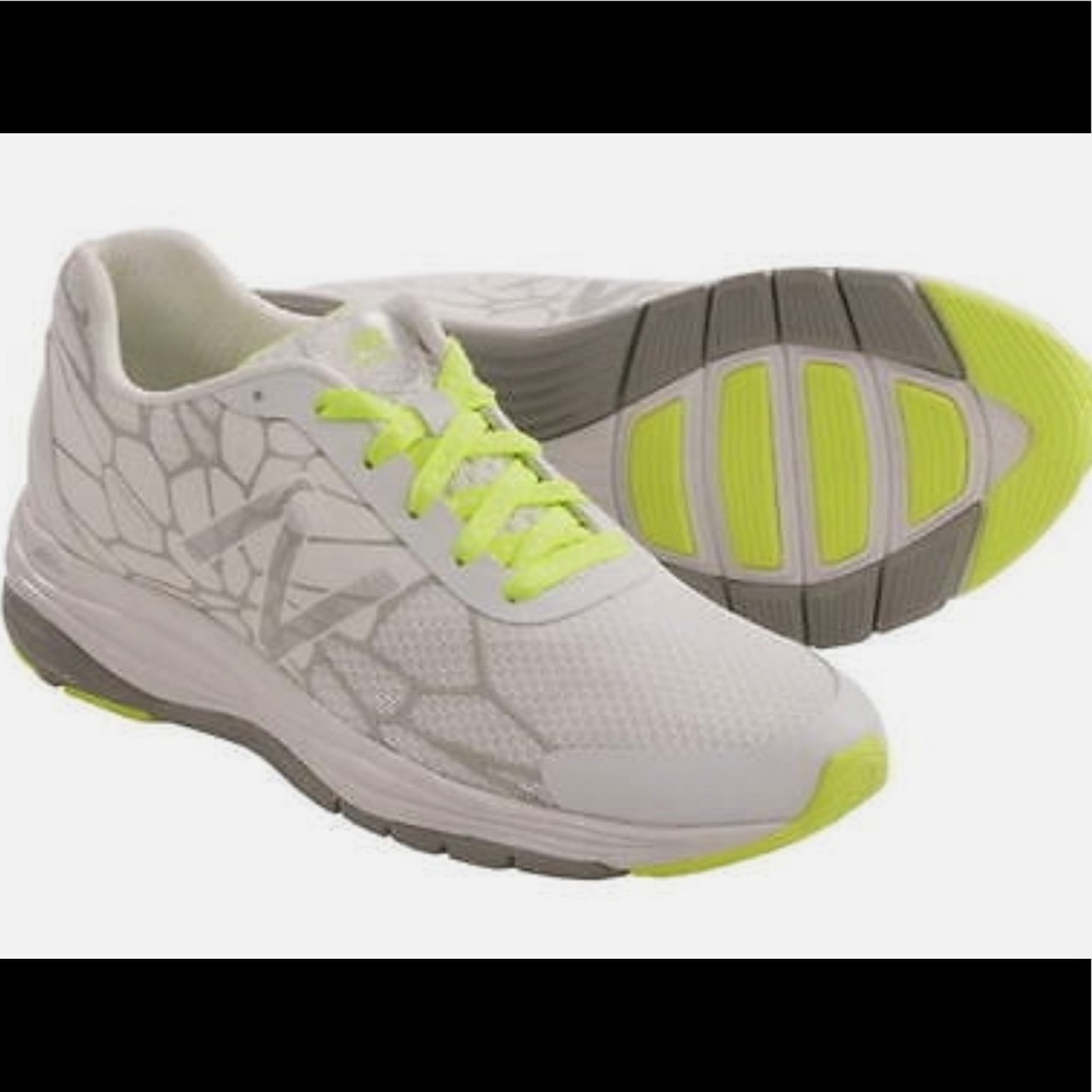 New Balance Women's Lightweight Walking Shoe Support Rev Lite Fantom Fit  WW1745
